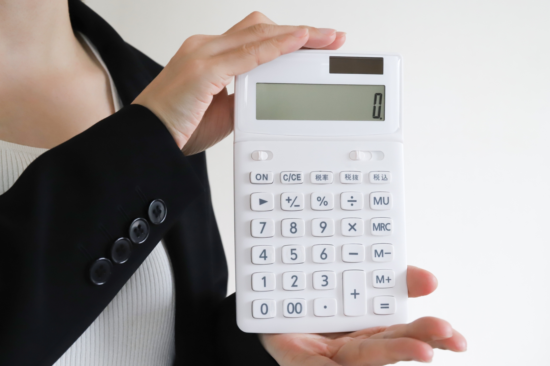 採用支援の料金相場と費用対効果