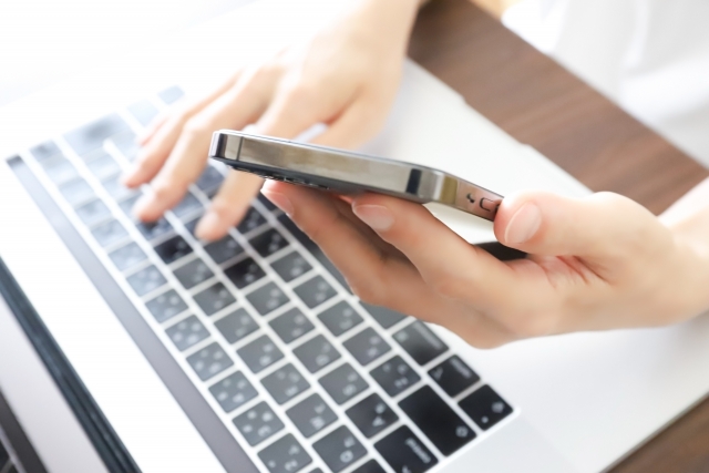 SNSコンサルとは？【料金相場や対応業務】個人と大手有名会社の費用も比較