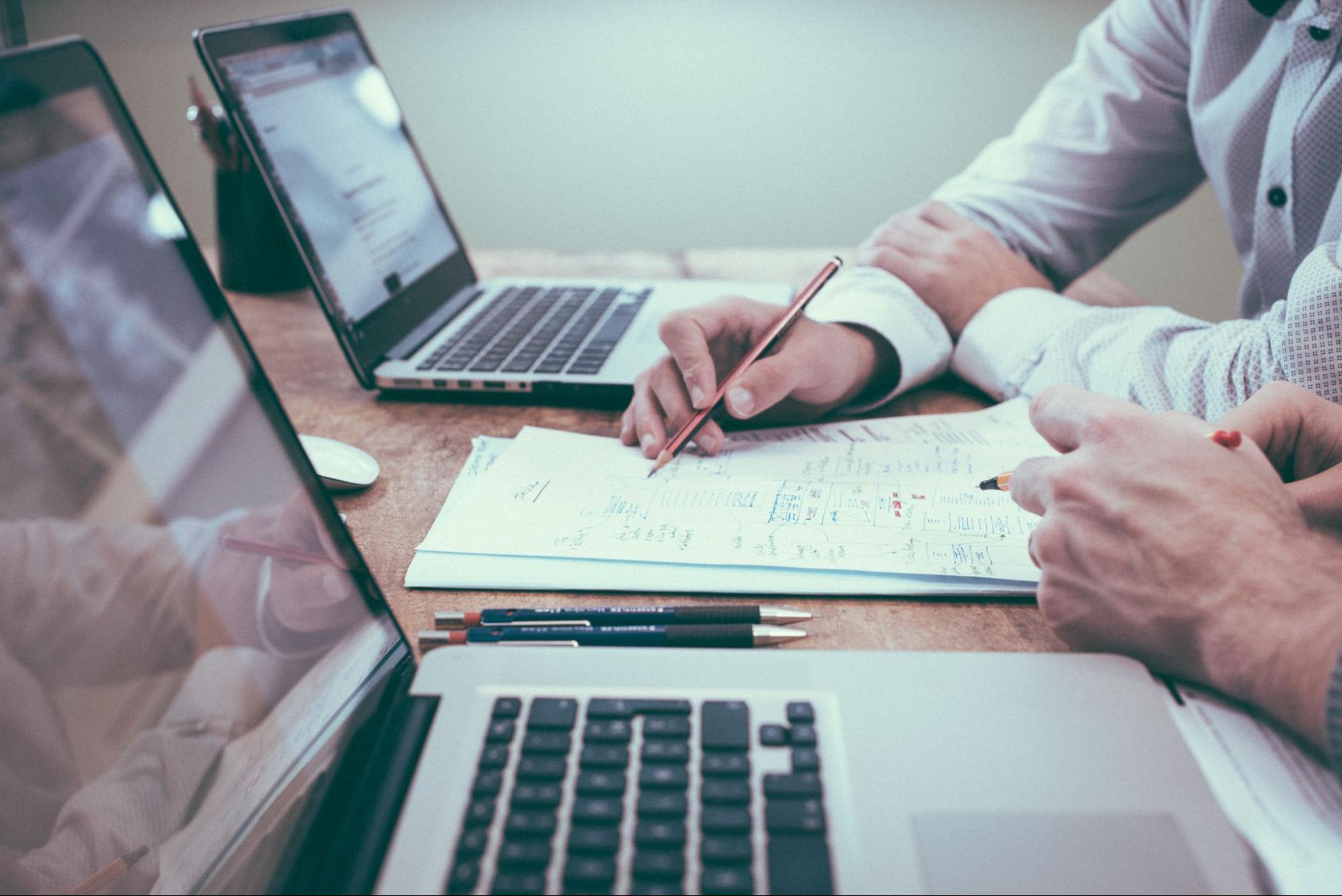 SNS運用は代行できる？SNS運用代行をする方法やおすすめの会社をご紹介します。